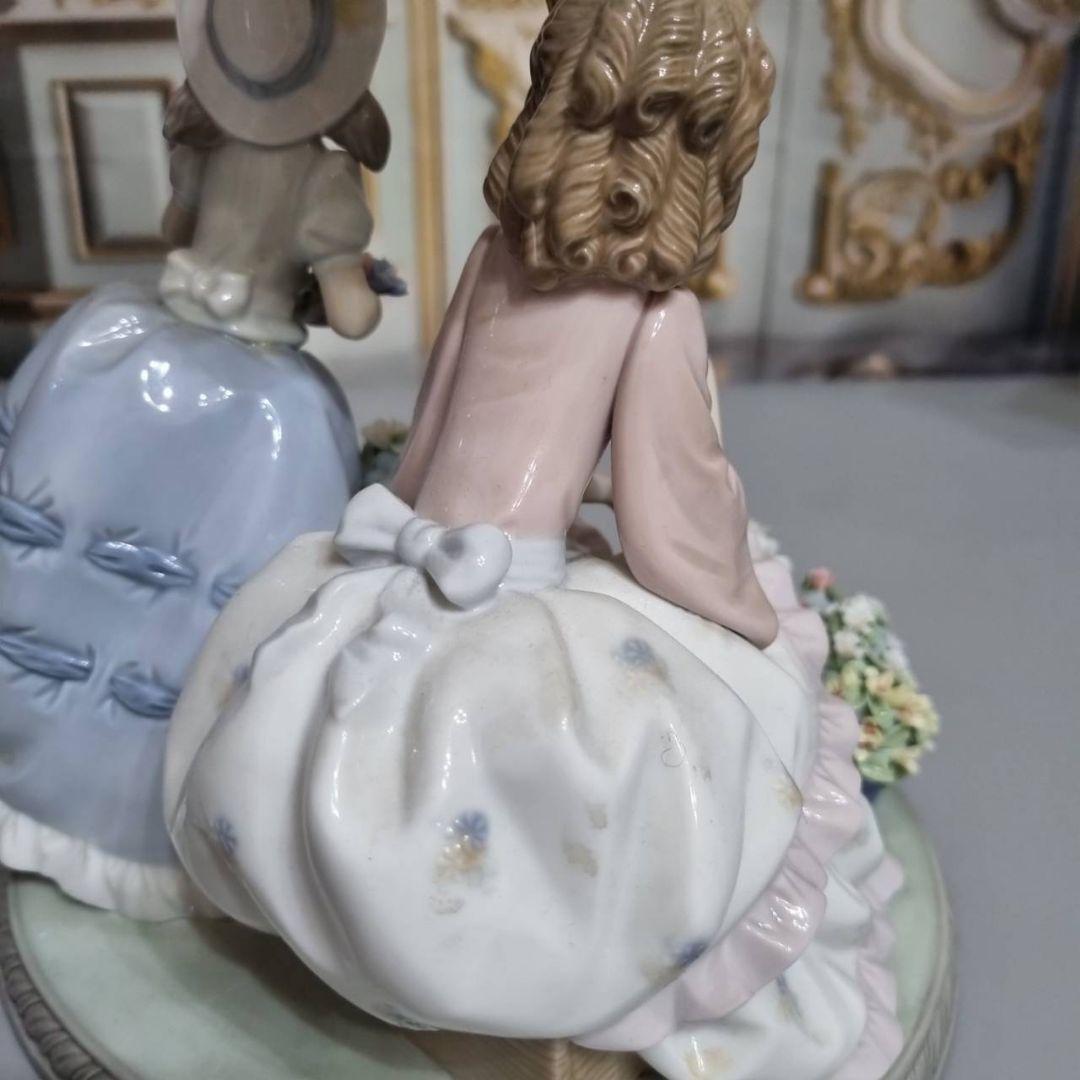 リヤドロの「花売りの姉妹」