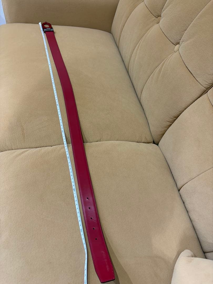 フェラガモ　レザーベルト 黒/赤