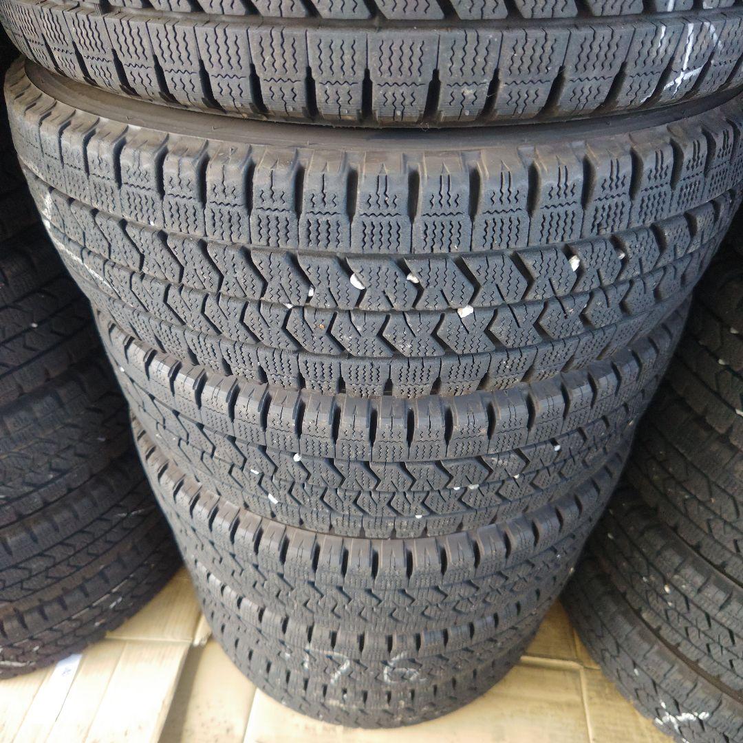 BRIDGESTONE BLIZZAK 205/70R16 2024年製