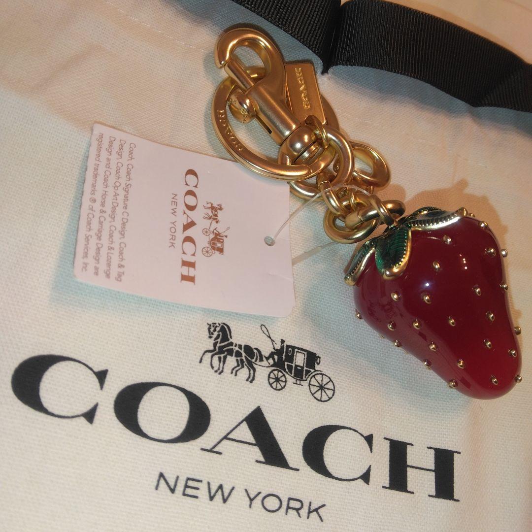 未使用品　coach コーチ　いちご　バッグチャーム　ゴールド