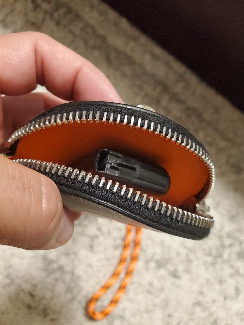 MONCLER ネックウォレット 首かけ ケース ネックストラップ