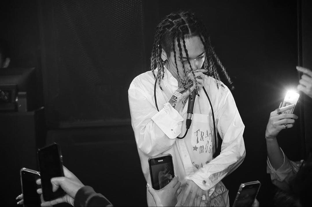 Yvng Patra着用 trappie mosh The murder