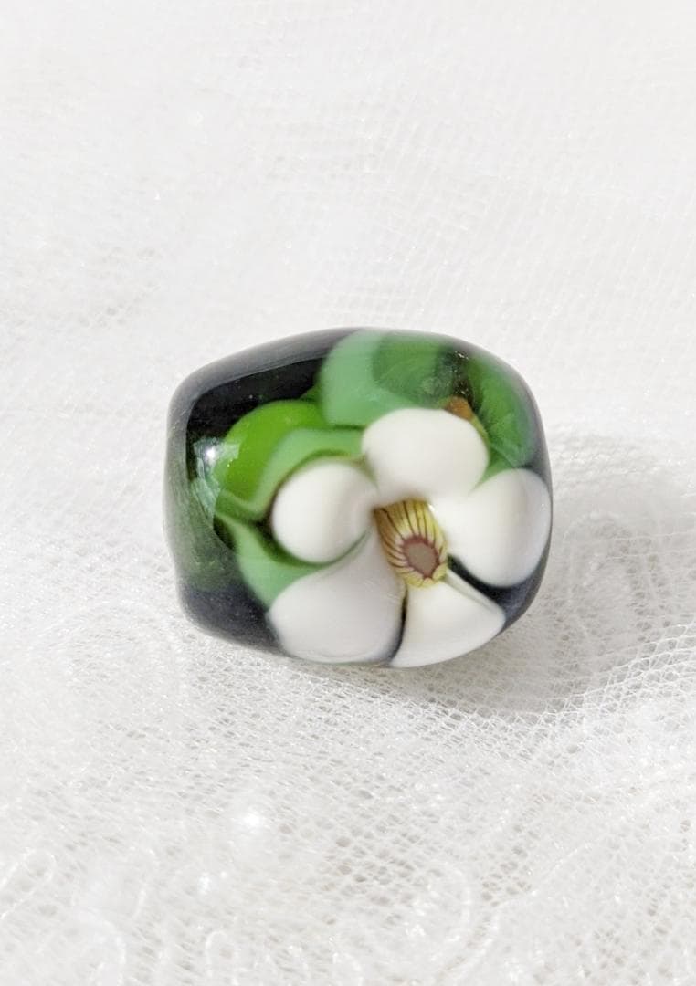 吉田正子トンボ玉（漆）　ガラス玉に込めた日本画　和のこころ　癒しの伝統美術