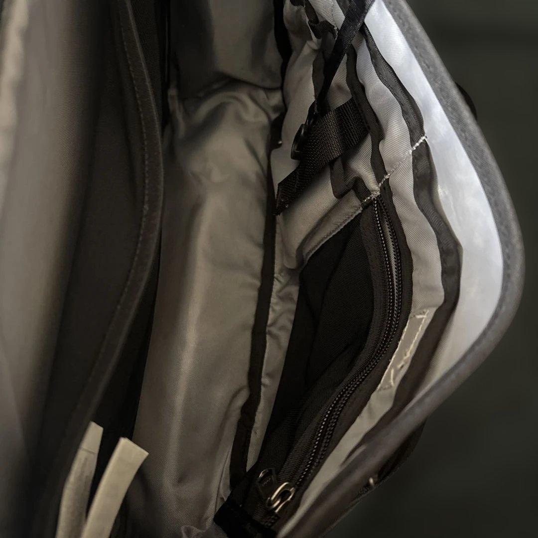 【美品】patagonia メッセンジャーバッグ