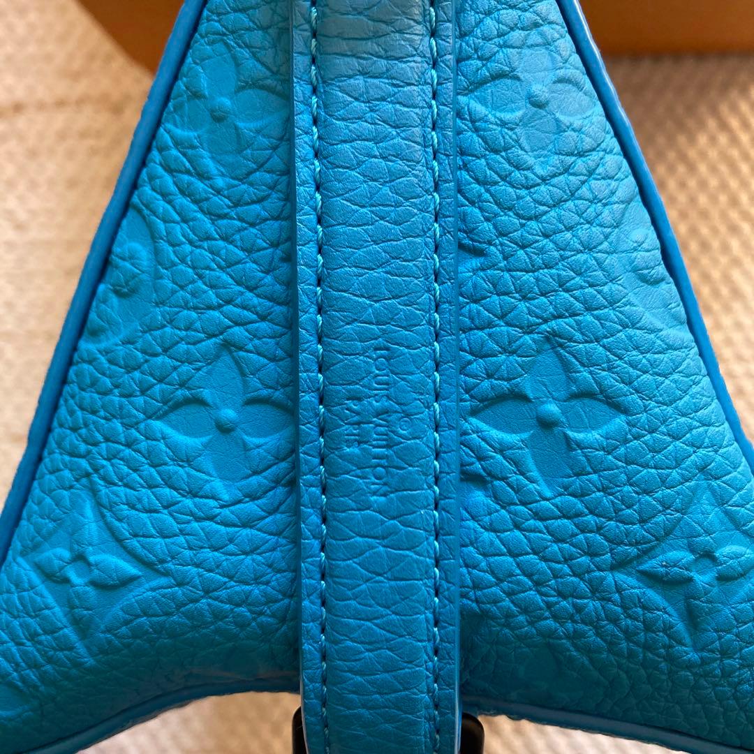 LOUIS VUITTON トリアングル メッセンジャー 御堂筋限定