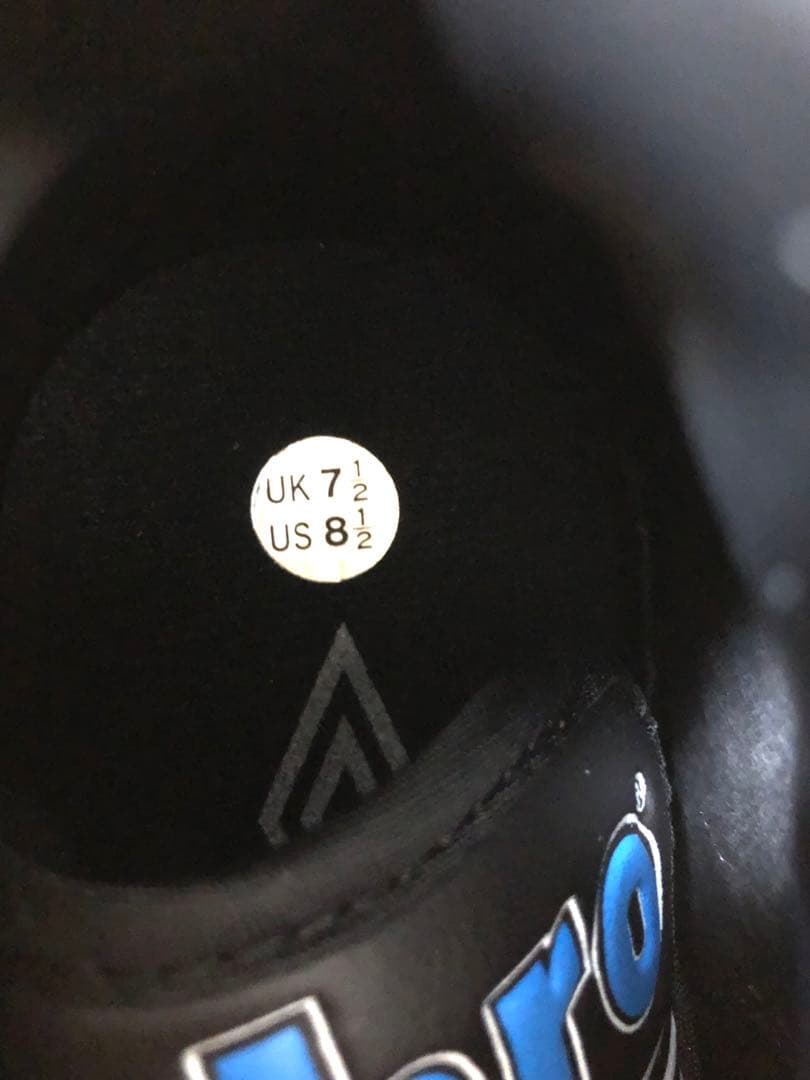 アンブロ D・I・A・M・I・C　トレーニングシューズ 未使用タグ付き 訳あり