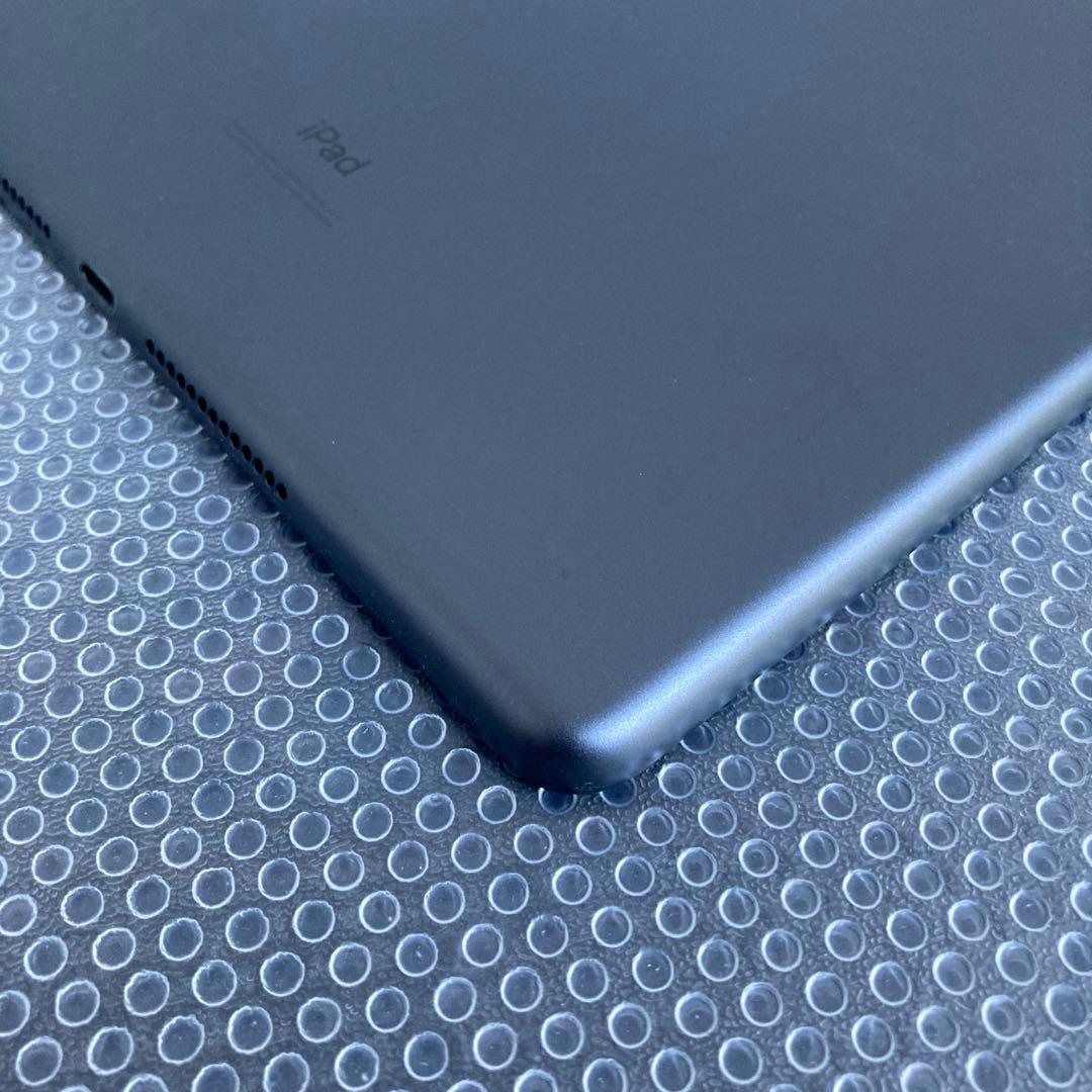 3790【早い者勝ち】電池良好☆iPad8 第8世代 32GB SIMフリー☆