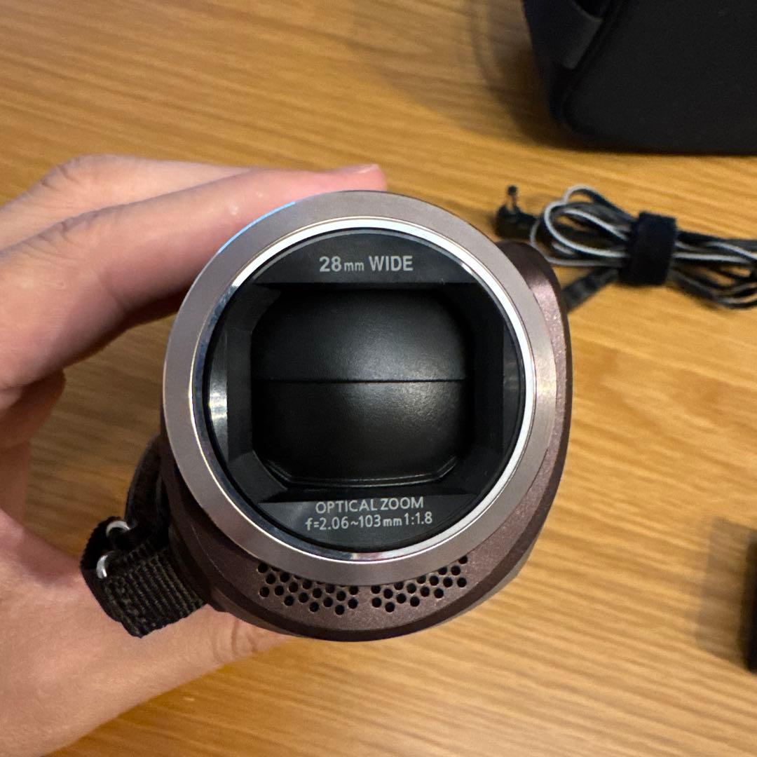 美品　Panasonic HC-W585M ビデオカメラ 本体