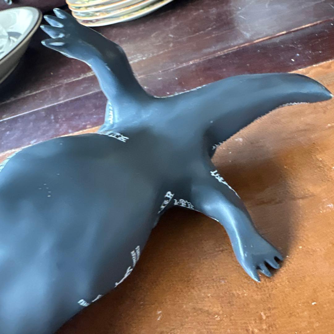 ツチノッパグレーの動物置物 文字彫刻　世田谷ベース　所ジョージ