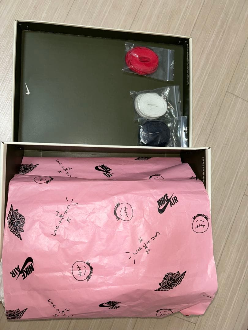 Travis Scott × Nike AJ1 Low Medium Olive