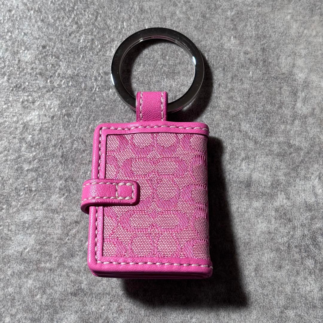 極美品 COACH コーチ チャーム キーホルダー キーリング 手帳型 ハート