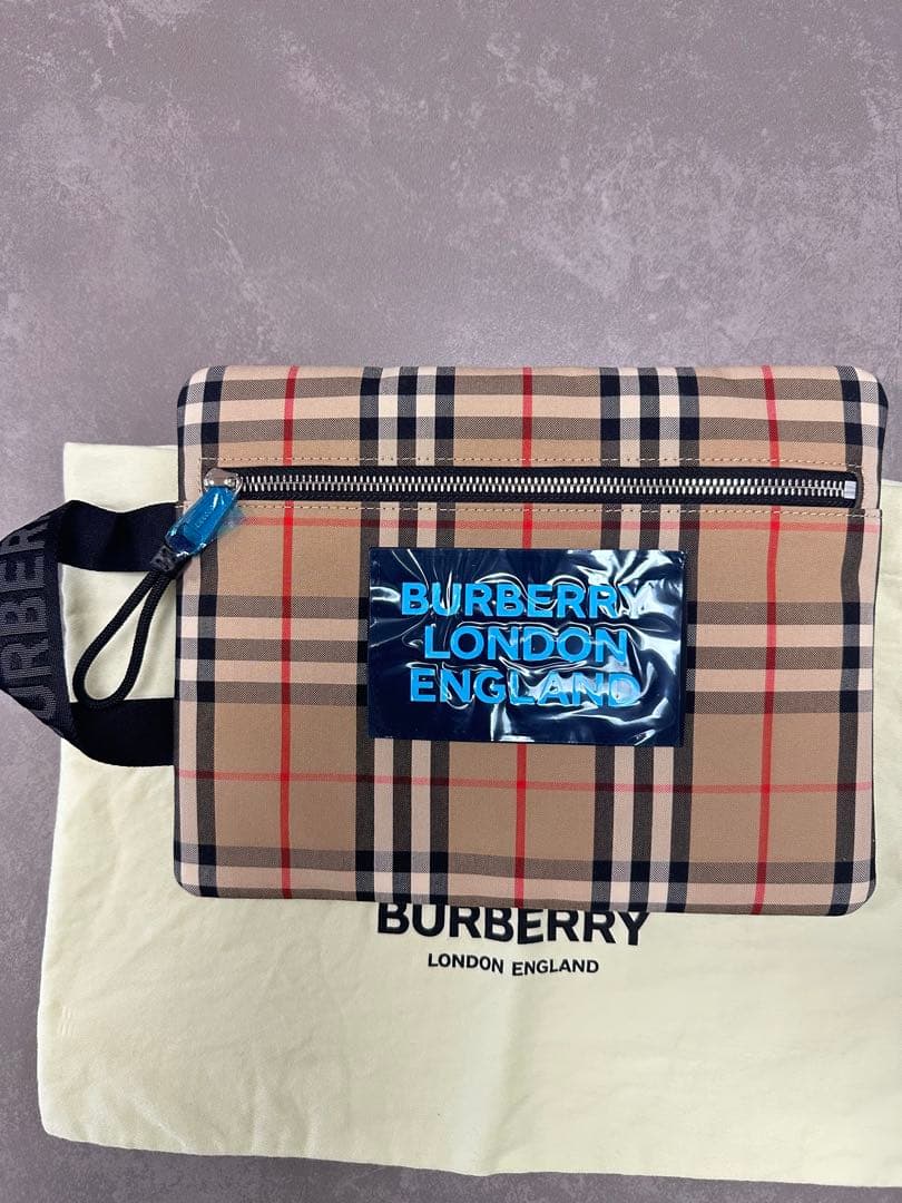 BURBERRY チェック柄 クラッチバッグ