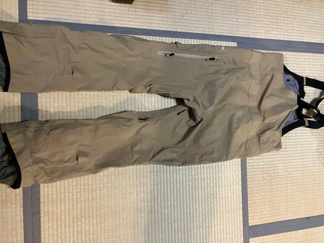 M*9様 バートンakビブパンツ