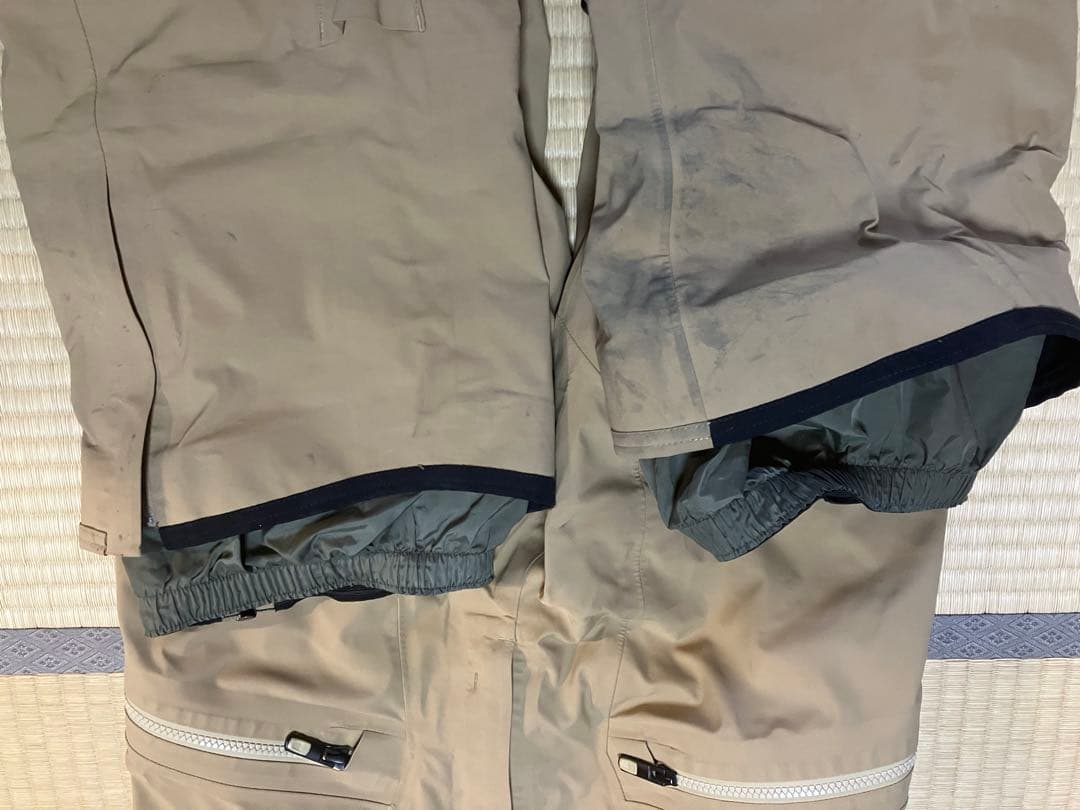 M*9様 バートンakビブパンツ