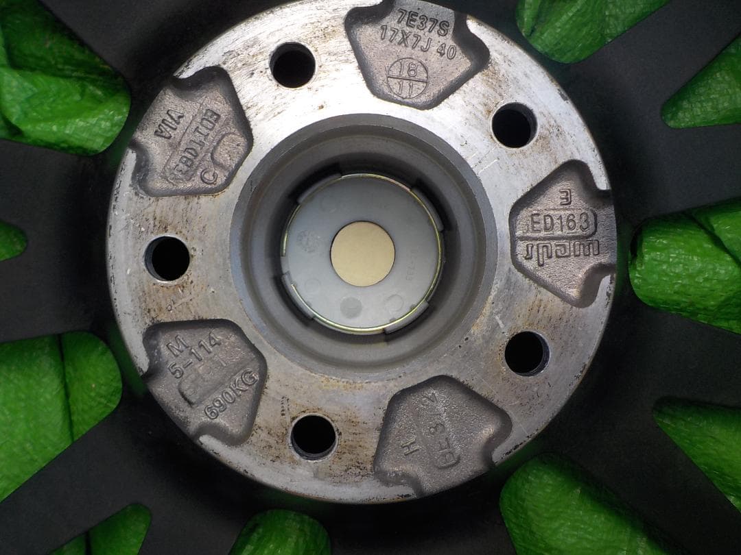 大阪 ピレリ スタッドレスホイール付4本セット走行3000km225/65R17