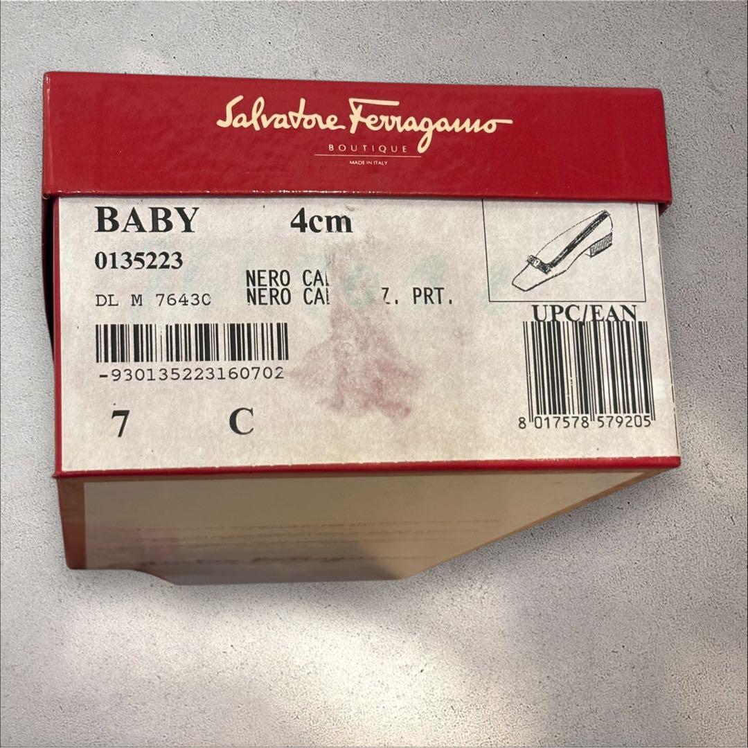 未使用✨BABY フェラガモ ブラック　レザー　ヴァラ　 リボン　パンプス