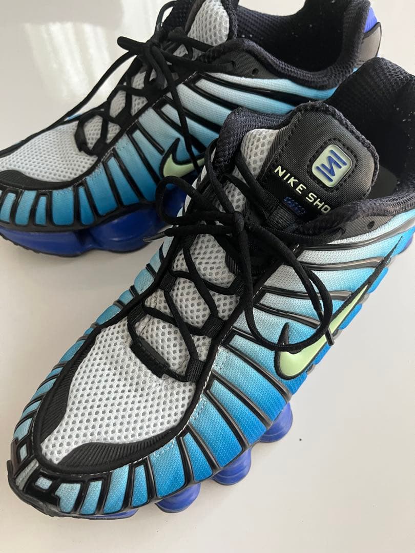 Nike Shox 青/黒/白 スニーカー