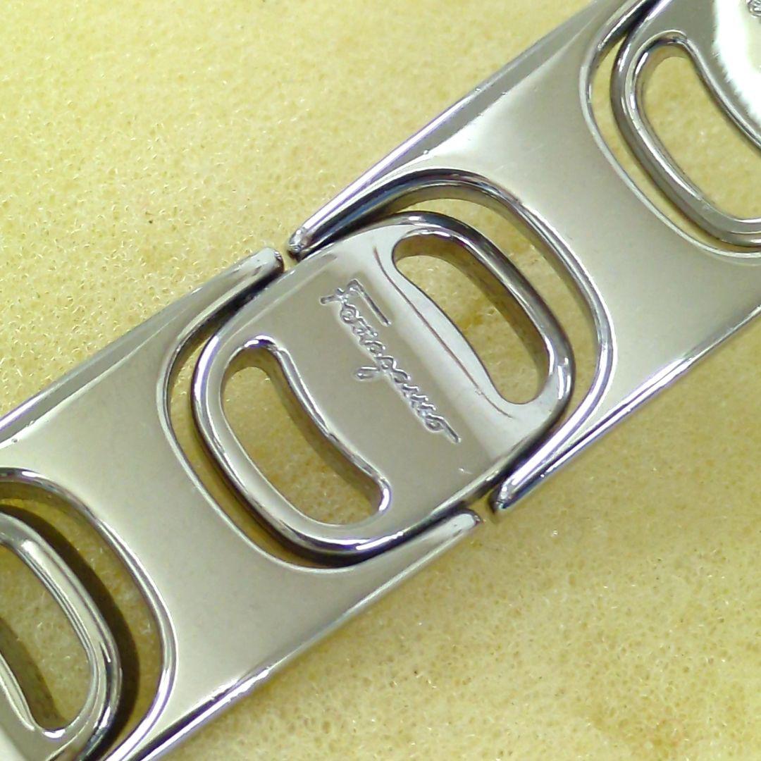 サルヴァトーレ・フェラガモ ブレストレット シルバーカラー イタリア製