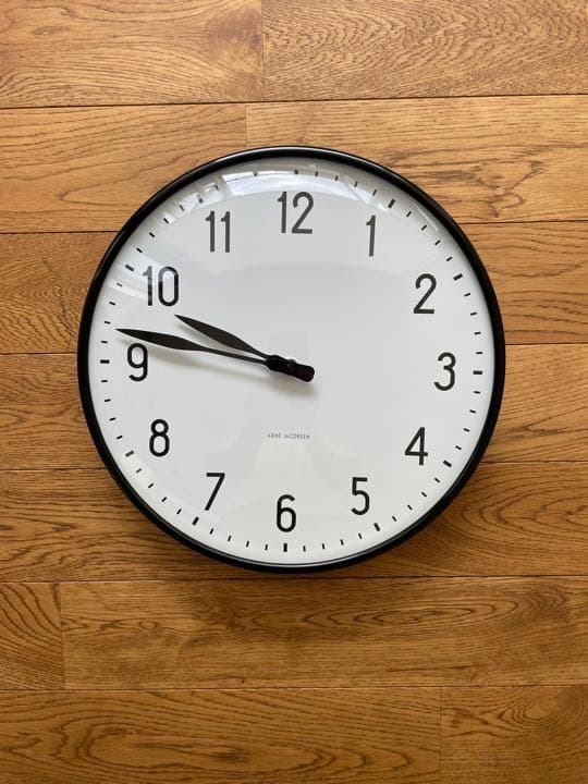 新品 ARNE JACOBSEN 掛け時計 STATION 29cm