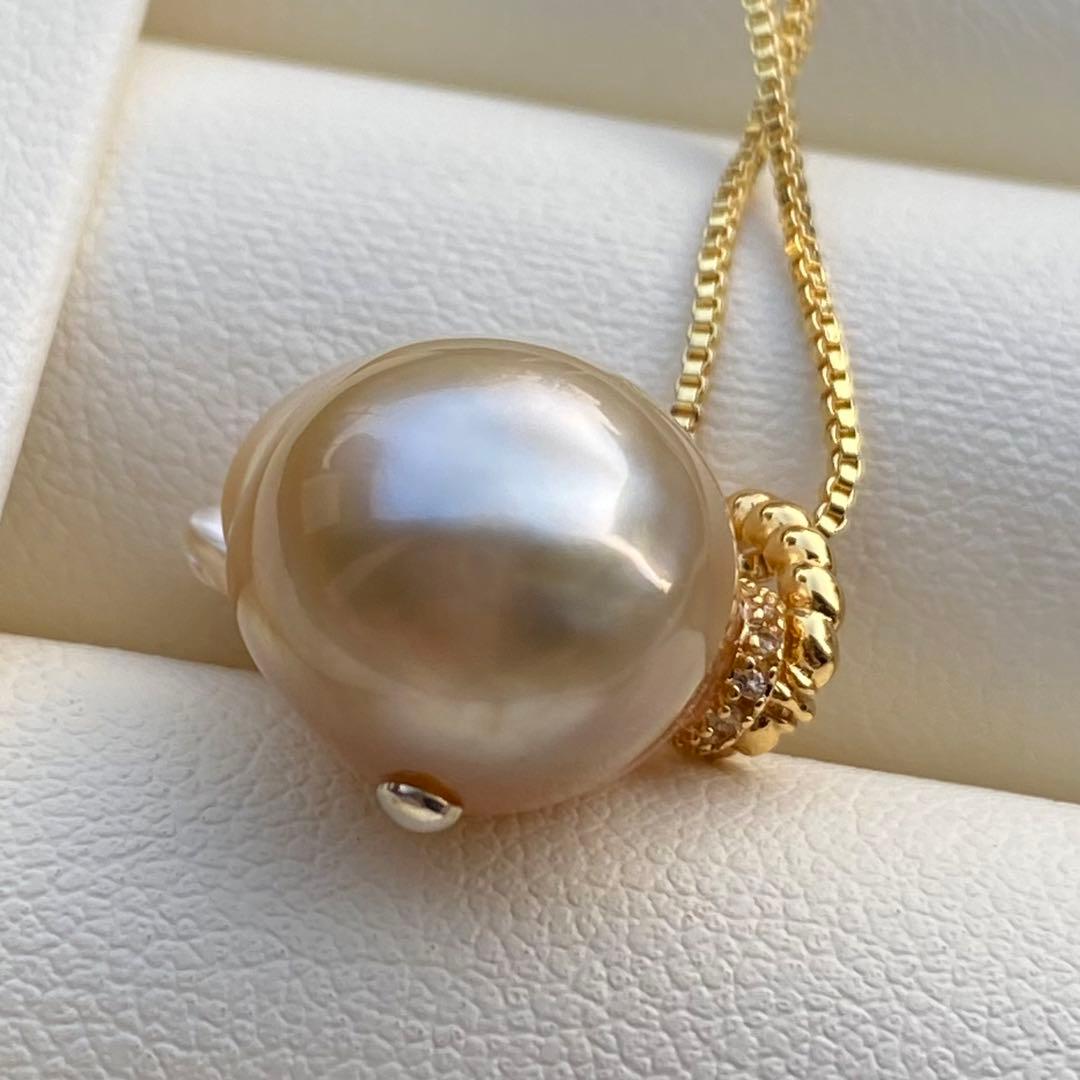 本真珠　南洋白蝶真珠ネックレストップ　魚18.8mmゴールドPT921