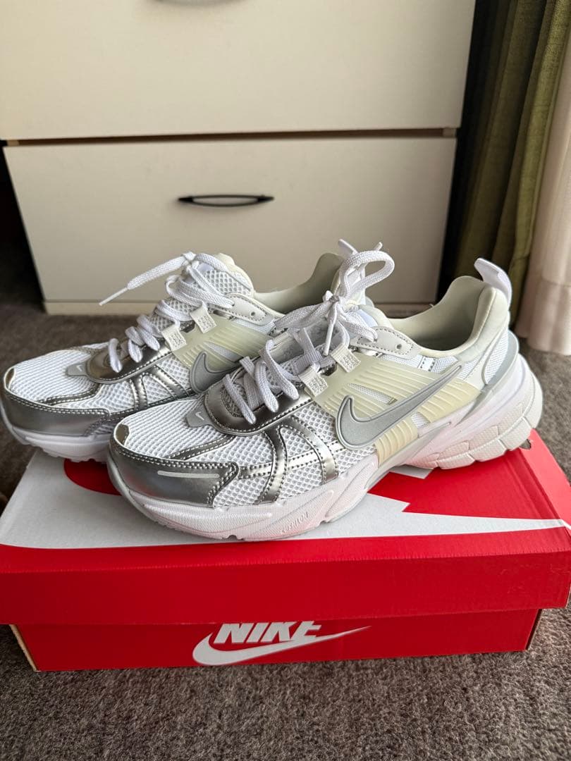 Nike V2K Run スニーカー 8.5