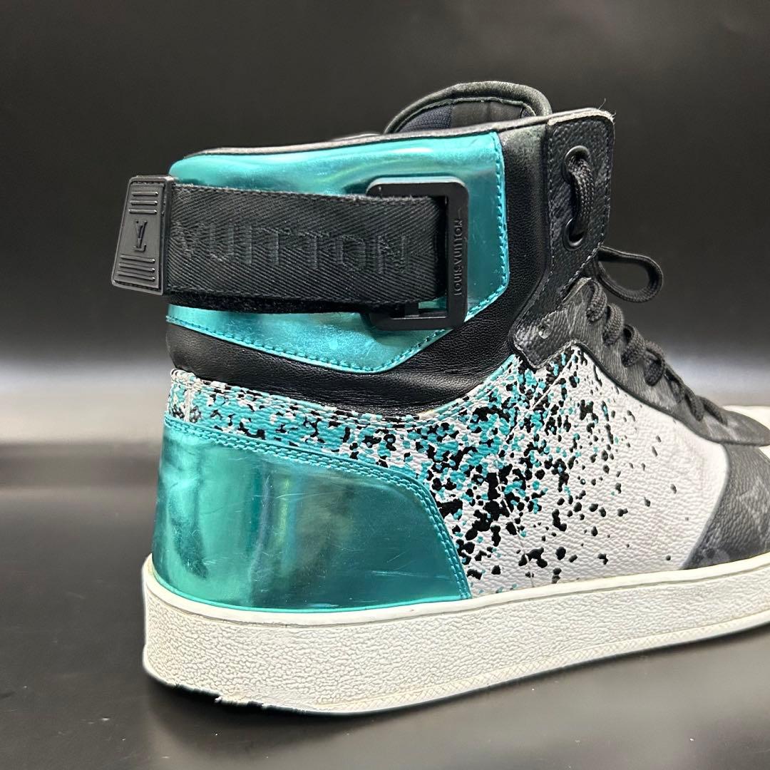 ルイヴィトン リヴォリライン スニーカー モノグラム メンズ レザー 白