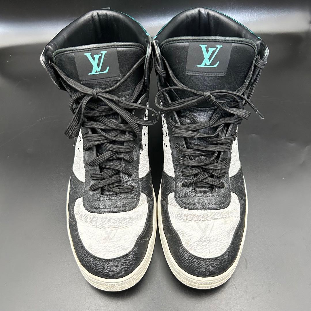 ルイヴィトン リヴォリライン スニーカー モノグラム メンズ レザー 白