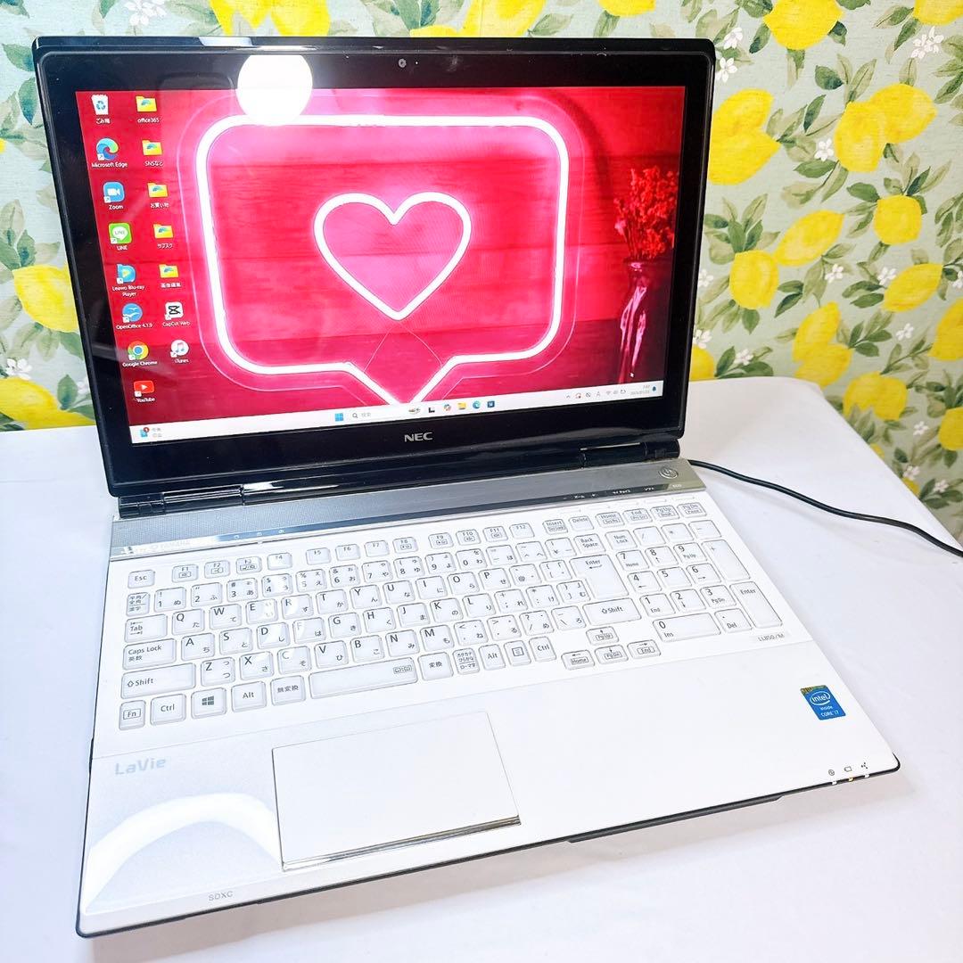 タッチパネル❤️ホワイトが可愛い❤️お部屋のインテリアにも馴染む❤️Windows11