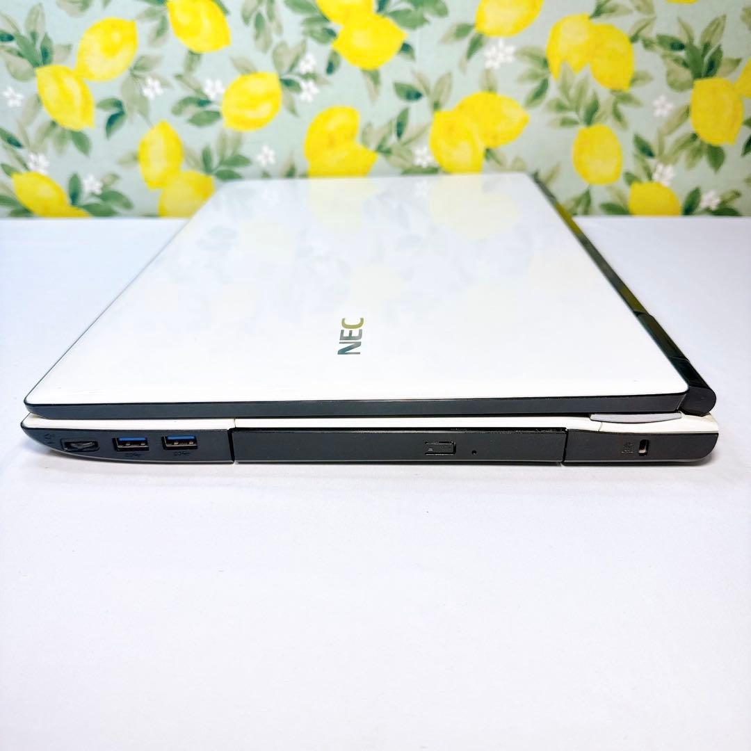 タッチパネル❤️ホワイトが可愛い❤️お部屋のインテリアにも馴染む❤️Windows11