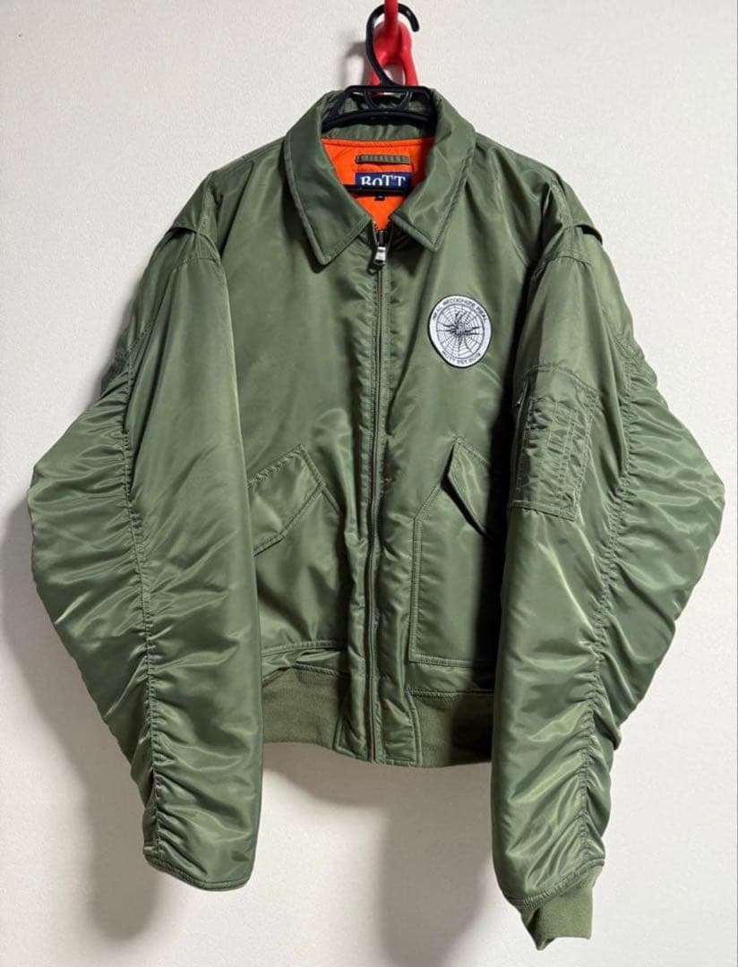 BOTT (ボット) NYLON FLIGHT JACKET オリーブ