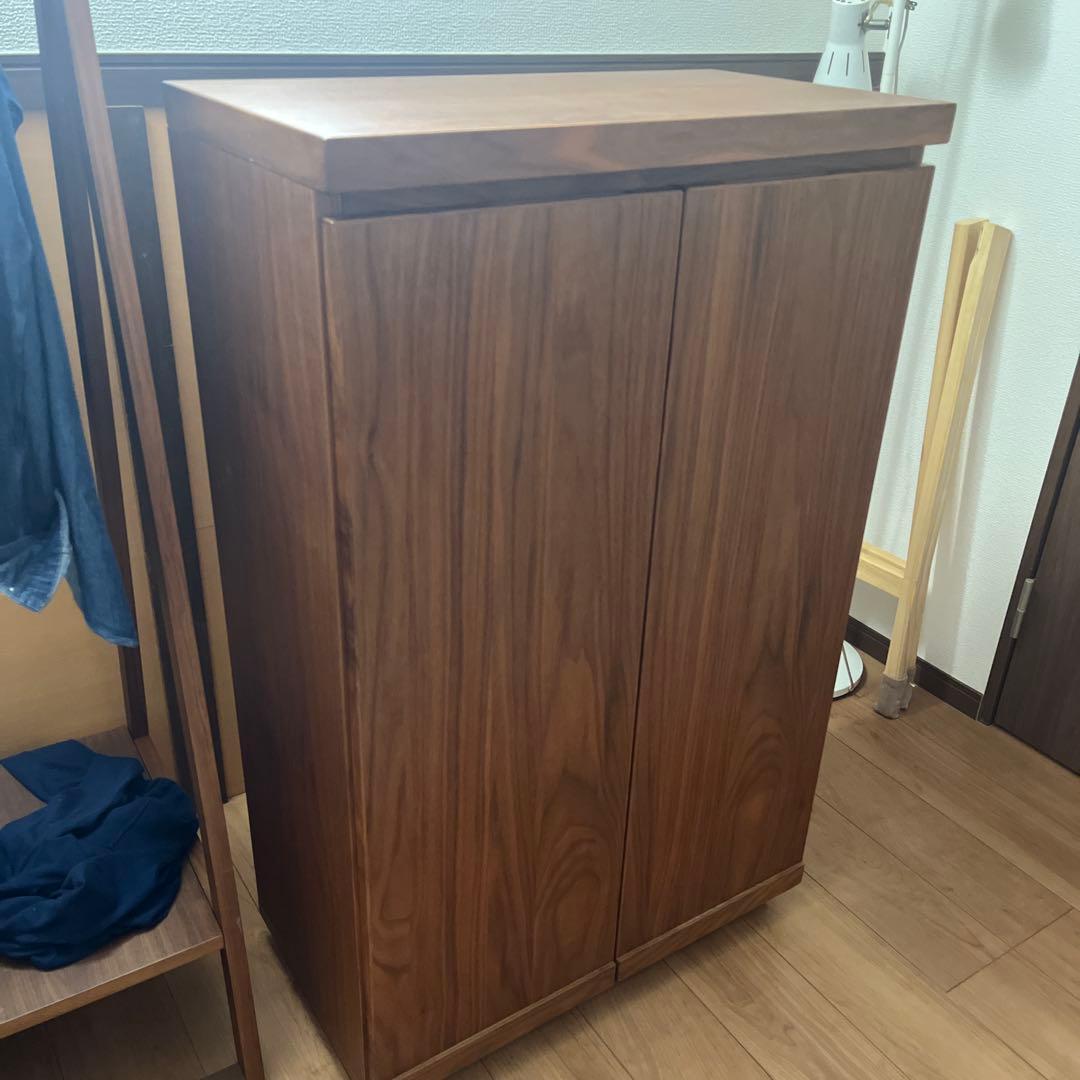 ダークブラウン木製キャビネット