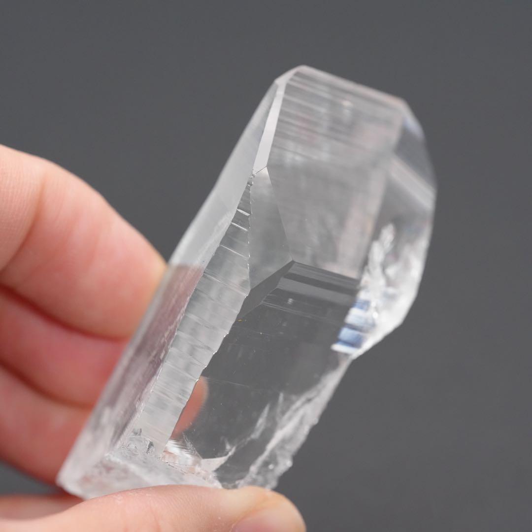 【抜群の透明感】【タビー】水晶 コロンビア産 68×36×24mm