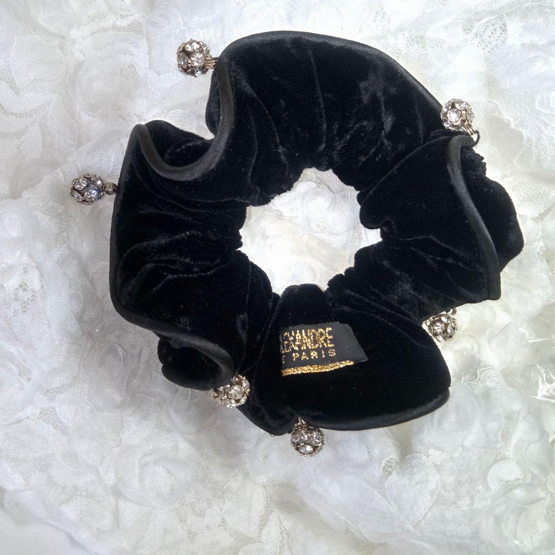 アレクサンドルドゥパリ ベルベット シュシュ スワロフスキー 黒