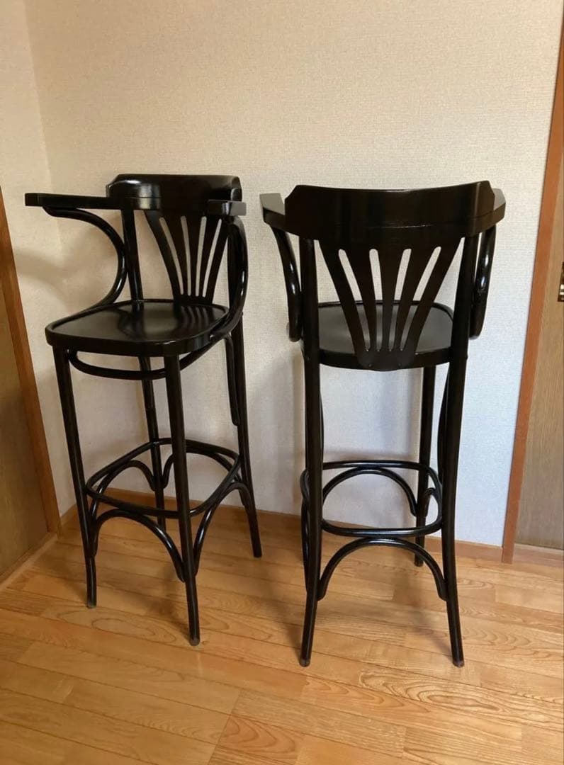 【年始につき値下げ】黒の木製バースツール1脚