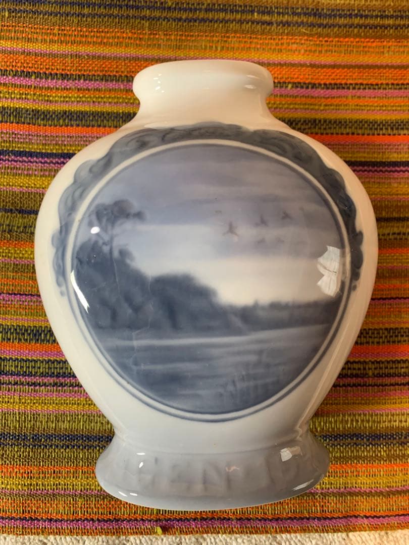 ロイヤルコペンハーゲン　1922年アンティークの建物と風景が素敵な花瓶！