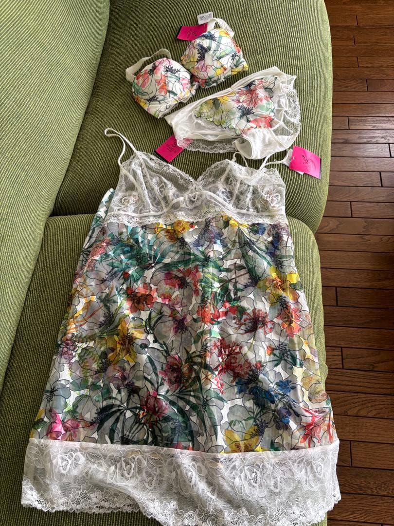 値下げ！新品未使用ブラデリスニューヨークブラ&ショーツセット＆キャミソール3点