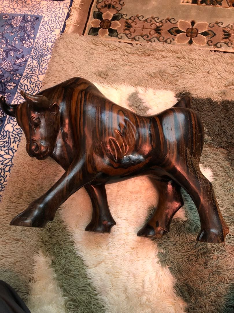 雄牛像 木製 置物 約33cm 約5.7kg