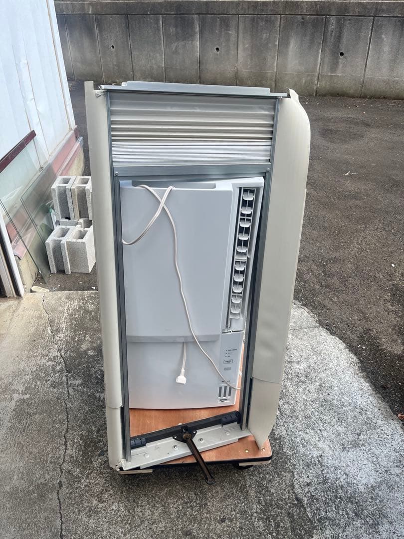 【美品】コロナ　窓用エアコン CWH-A1824R 2024年製