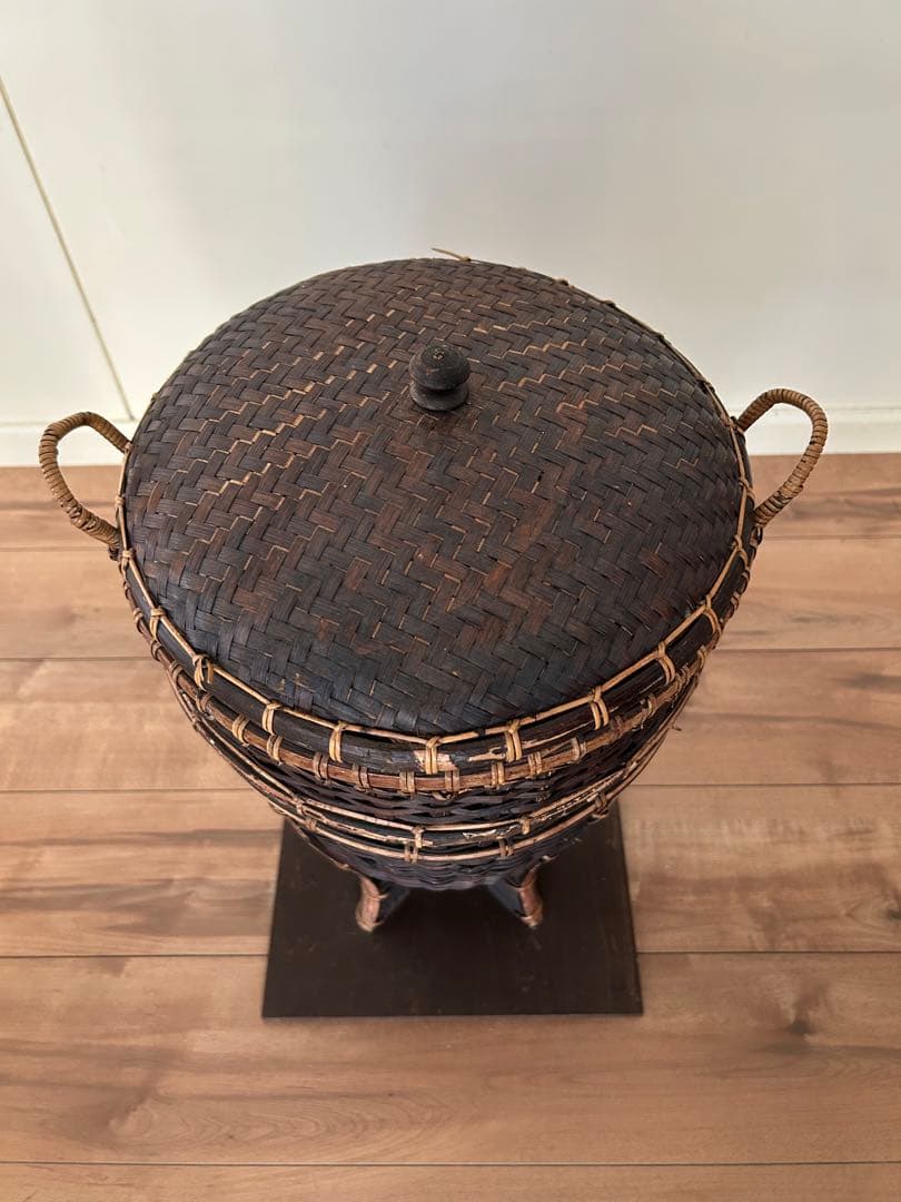 籐と竹の蓋付き 収納バスケット アンティーク アジア手工芸　置物