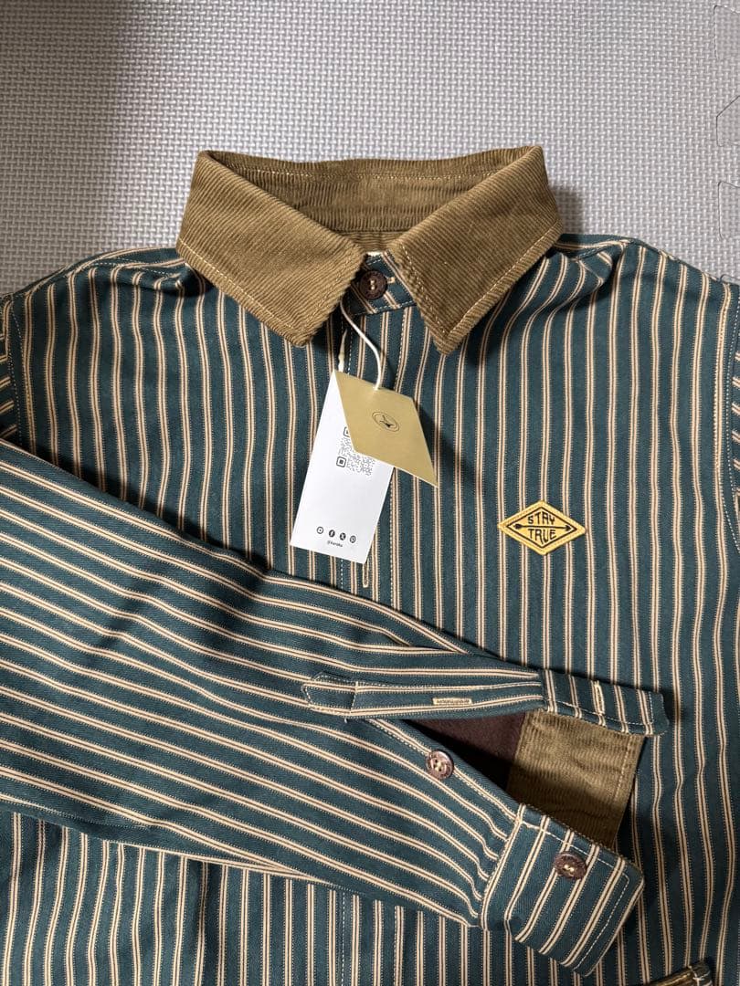 「STAY TRUE」刺繍ワッペン　コーデュロイ切替裏フリースストライプシャツ