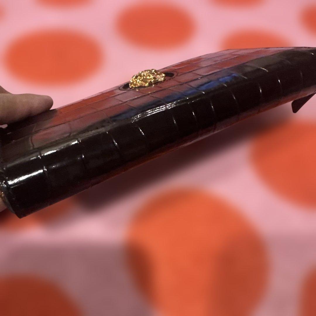 えま黒 クロコダイル風長財布 ゴールドロゴ付き