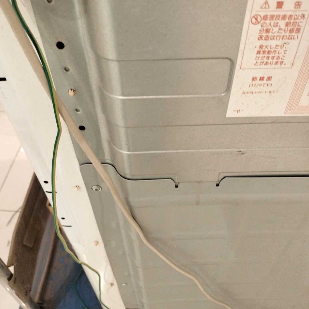 日立2015年洗濯機BW-10TV 全面パネルや排水ホースの汚れ・全体に細い傷
