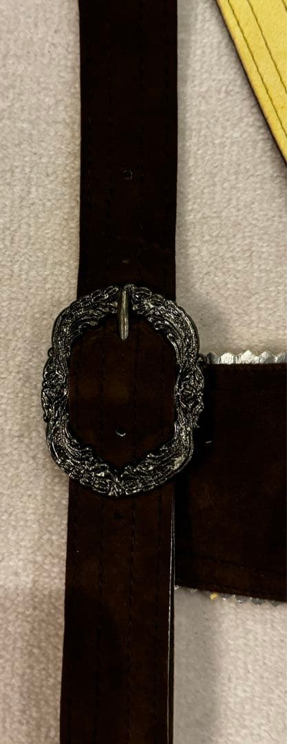 スエード製サスペンダー付きハーフパンツ レーダーホーゼン　羽飾り付き帽子セット