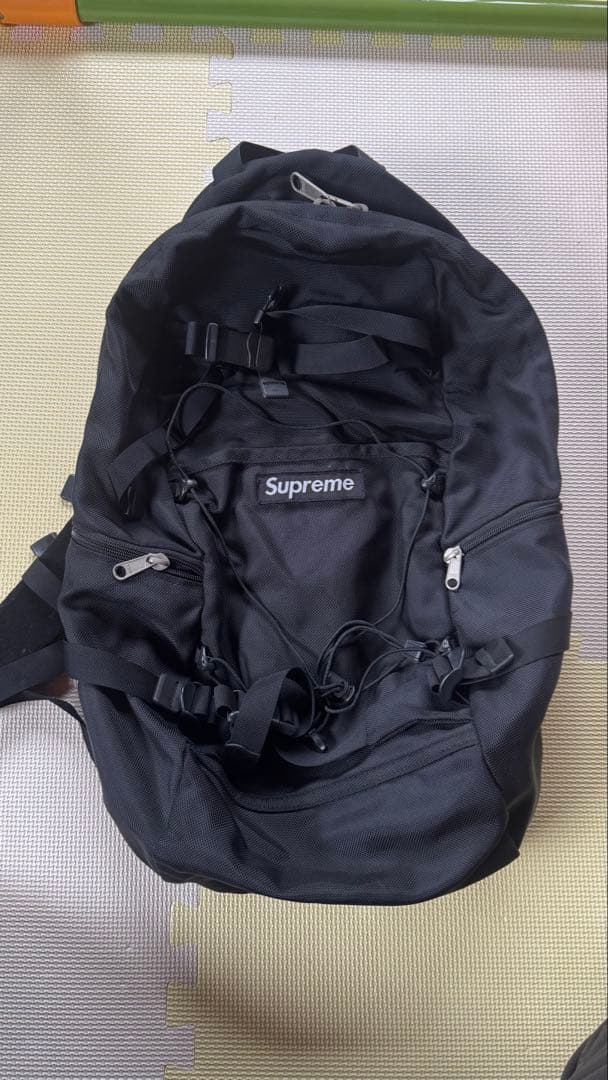 Supreme ブラックリュック　難あり
