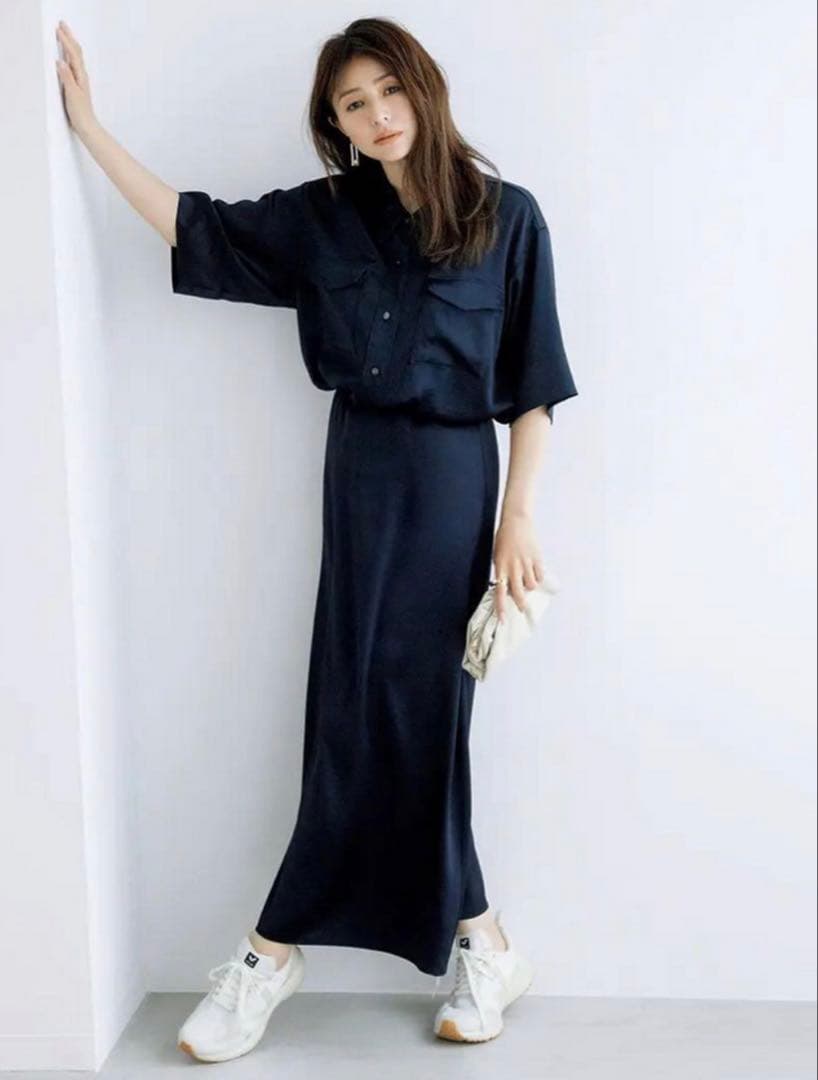 ロワン　loin 井川遥　サテンボタンシャツ