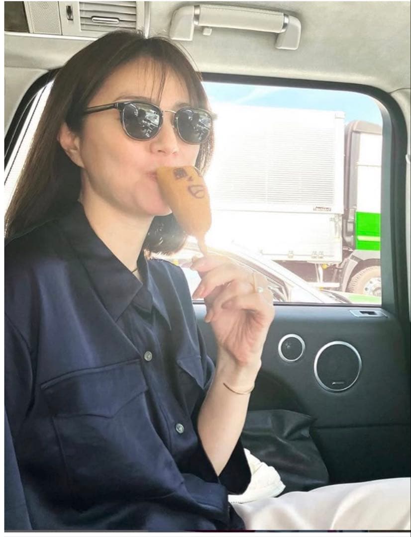 ロワン　loin 井川遥　サテンボタンシャツ