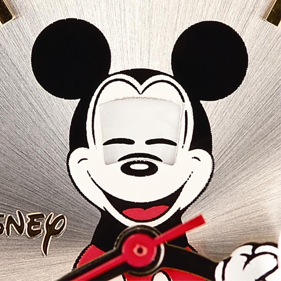 ディズニー　世界限定腕時計ギミックアイミッキー　シルバー
