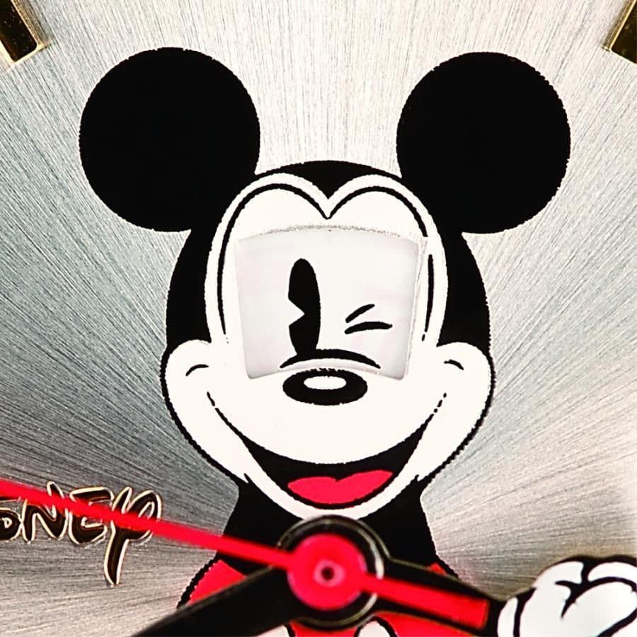 ディズニー　世界限定腕時計ギミックアイミッキー　シルバー