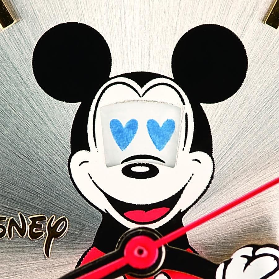 ディズニー　世界限定腕時計ギミックアイミッキー　シルバー