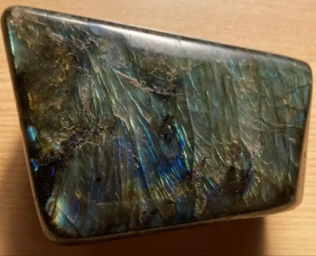 ラブラドライト924g 特大 マダガスカル産 ブルーシラー強 磨き